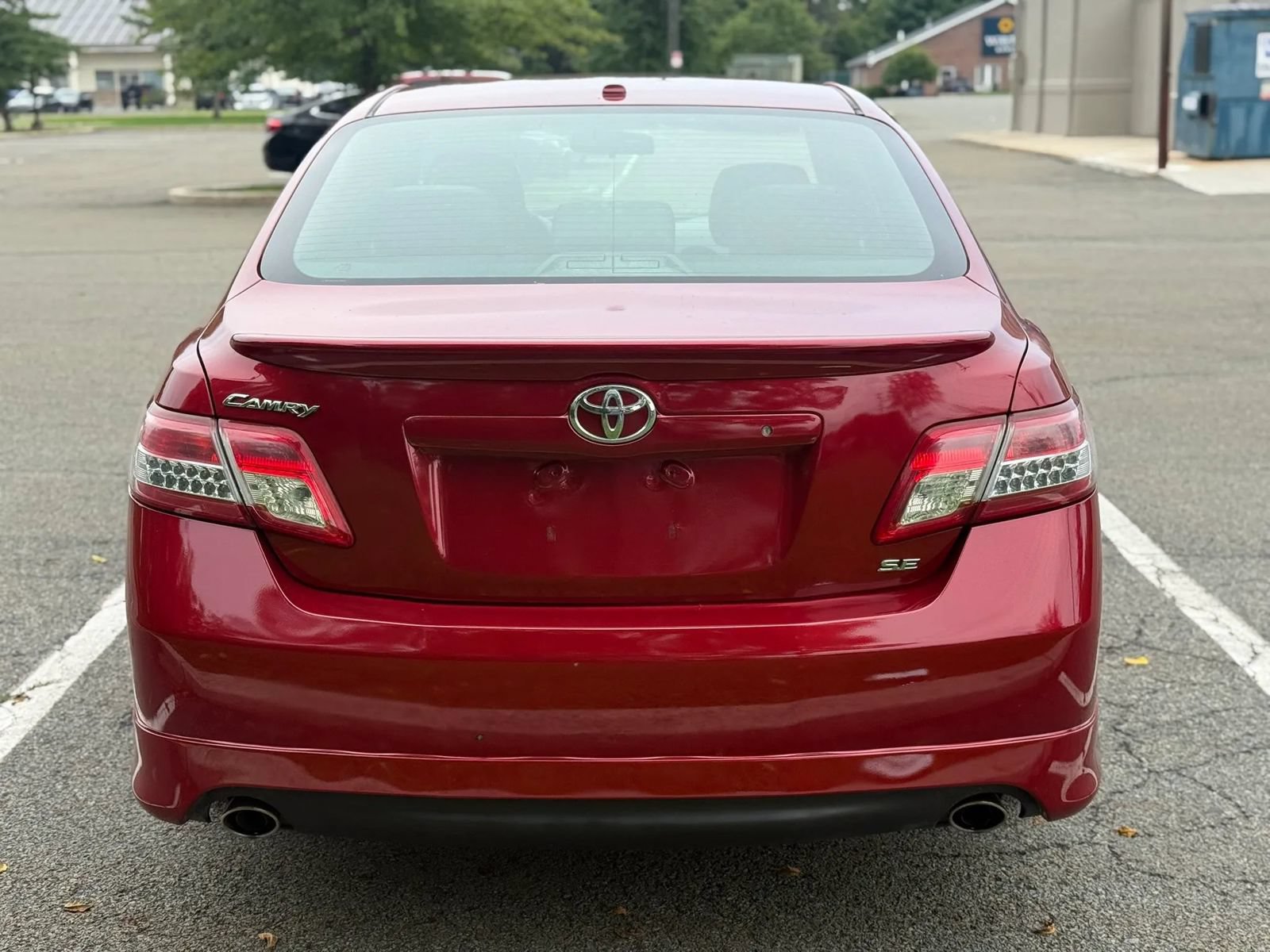 Used 2011 Toyota Camry SE w/ SE Extra-Value Pkg #1 FWD image 6