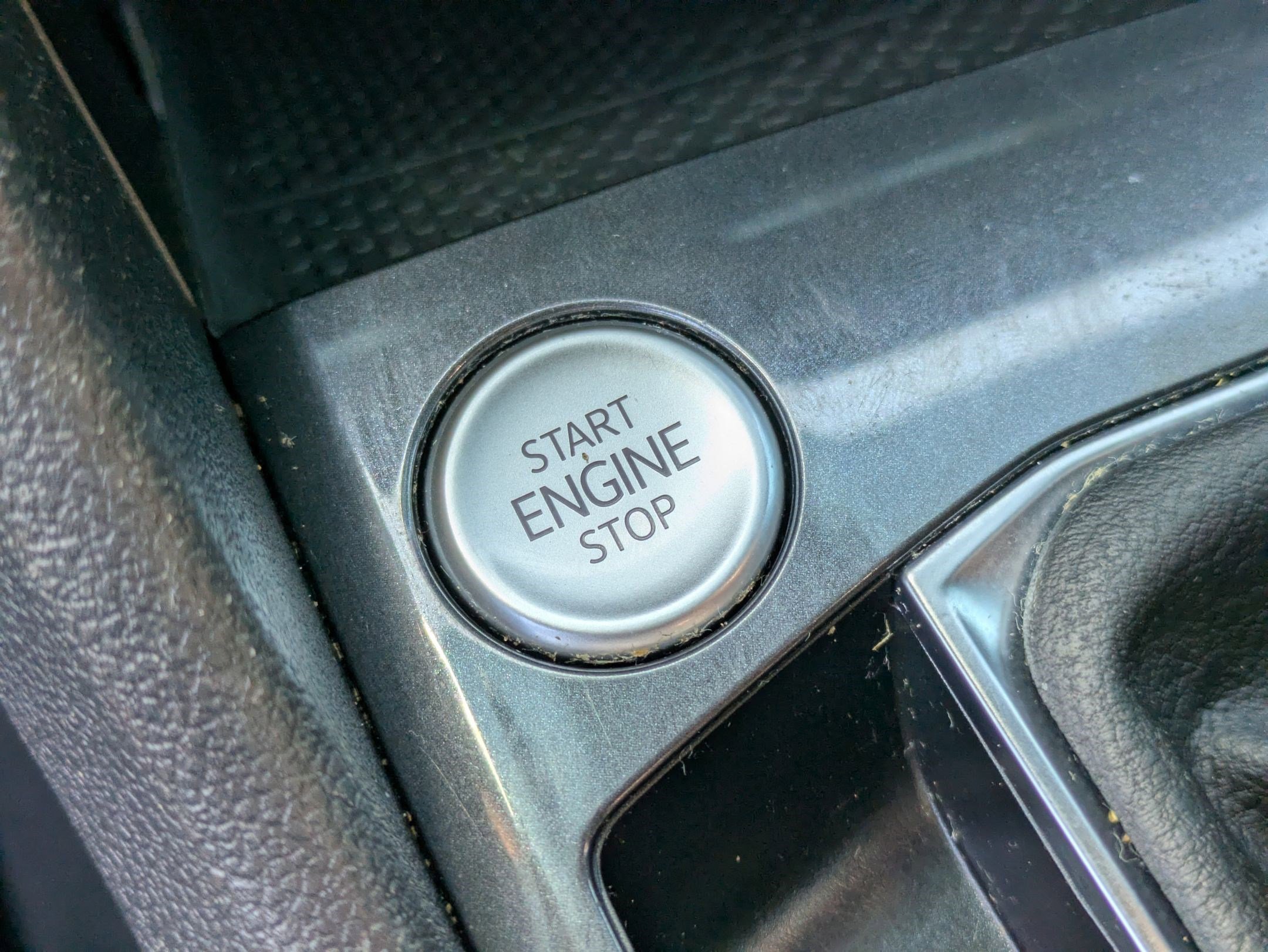 Used 2022 Volkswagen Tiguan SEL R-Line image 23