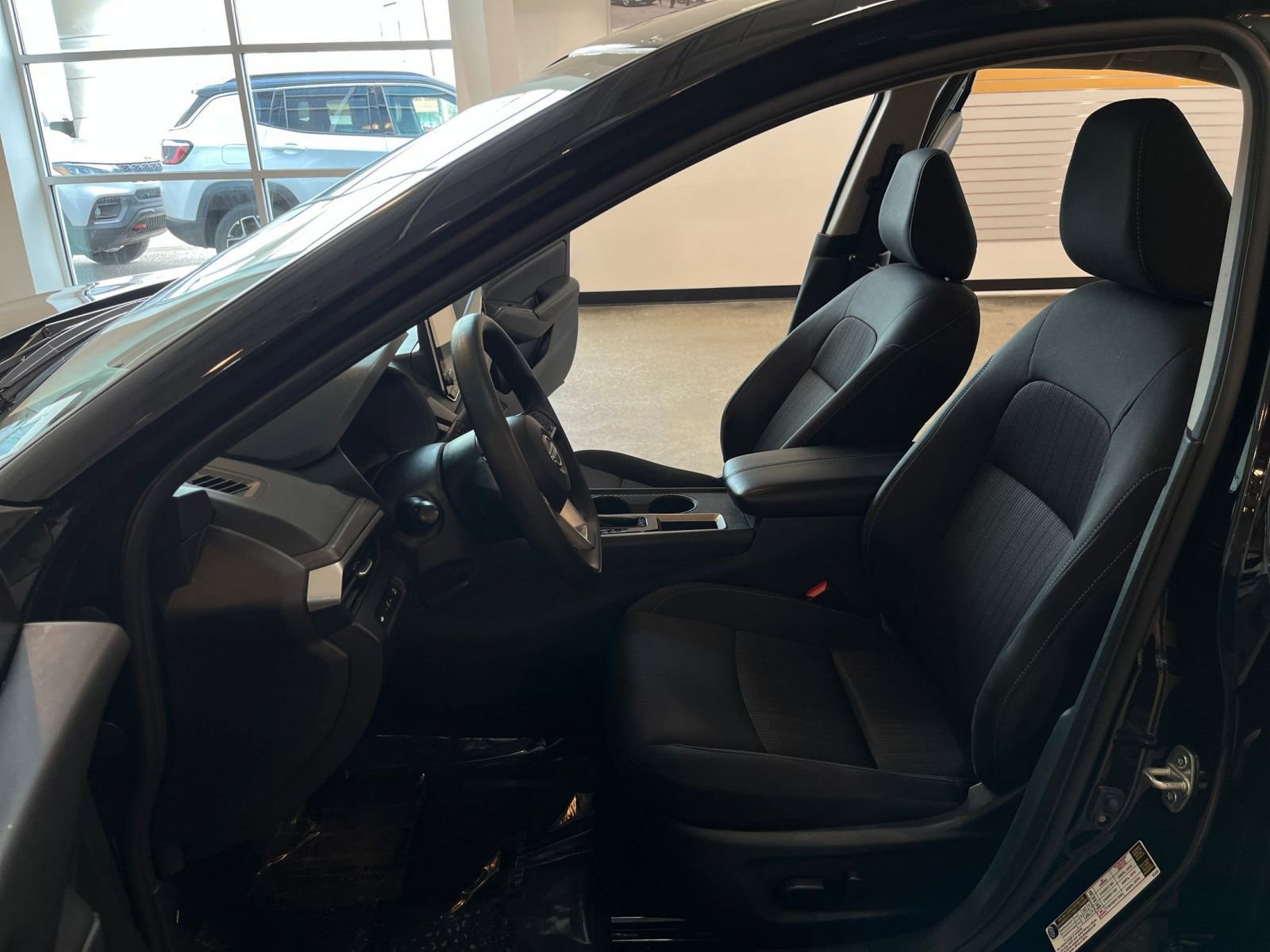 Used 2025 Nissan Altima 2.5 SV image 25