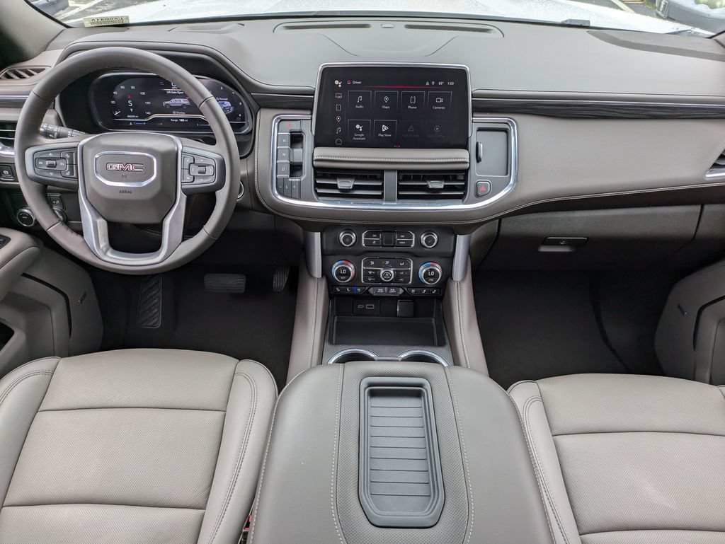 Used 2024 GMC Yukon SLT w/ SLT Luxury Package RWD image 18