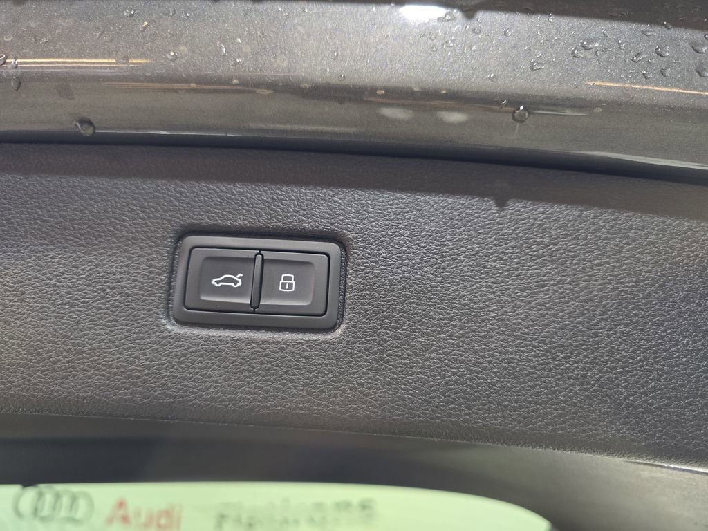 Used 2025 Audi Q7 3.0T Prestige w/ Prestige Package image 16