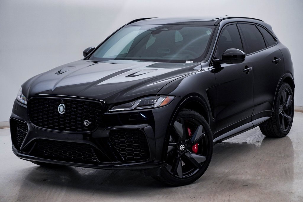Used 2025 Jaguar F-PACE SVR image 3