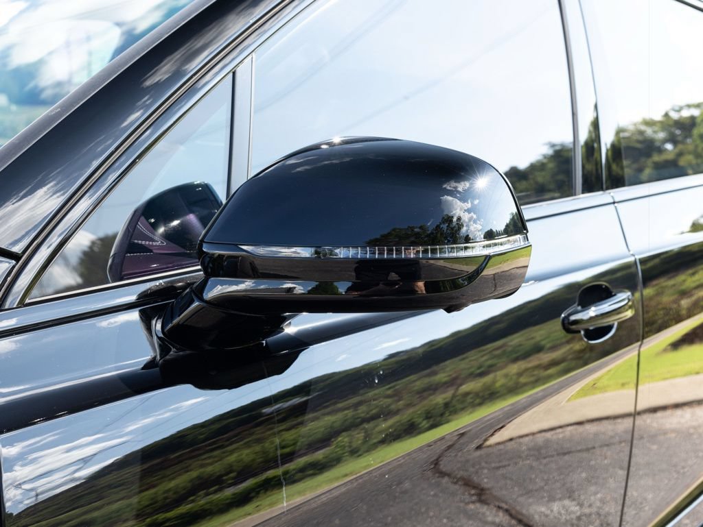 Used 2025 Bentley Bentayga AWD/4WD image 22