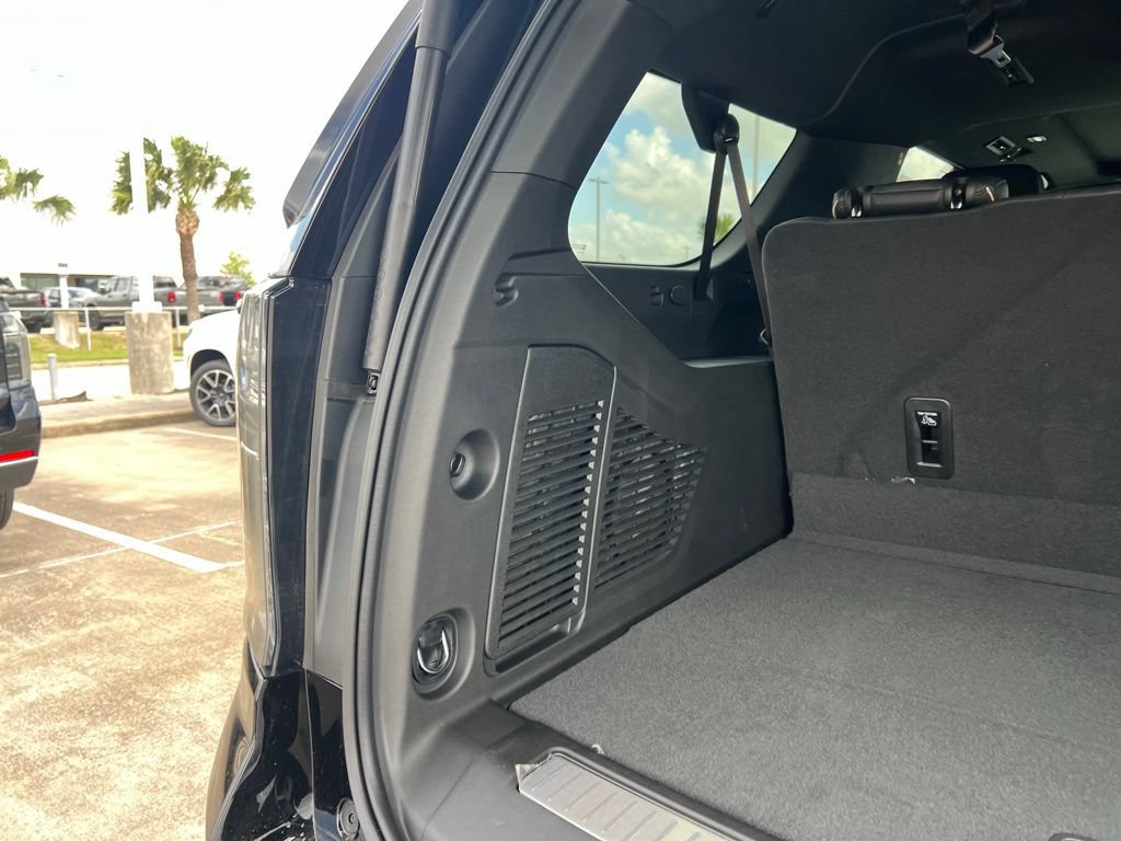 New 2026 Chevrolet Suburban Premier RWD image 16