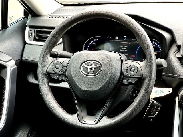 Used 2024 Toyota RAV4 LE AWD/4WD image 28