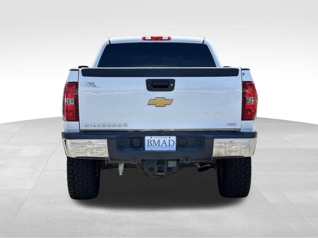 Used 2014 Chevrolet Silverado 2500 LTZ w/ LTZ Plus Package AWD/4WD image 9
