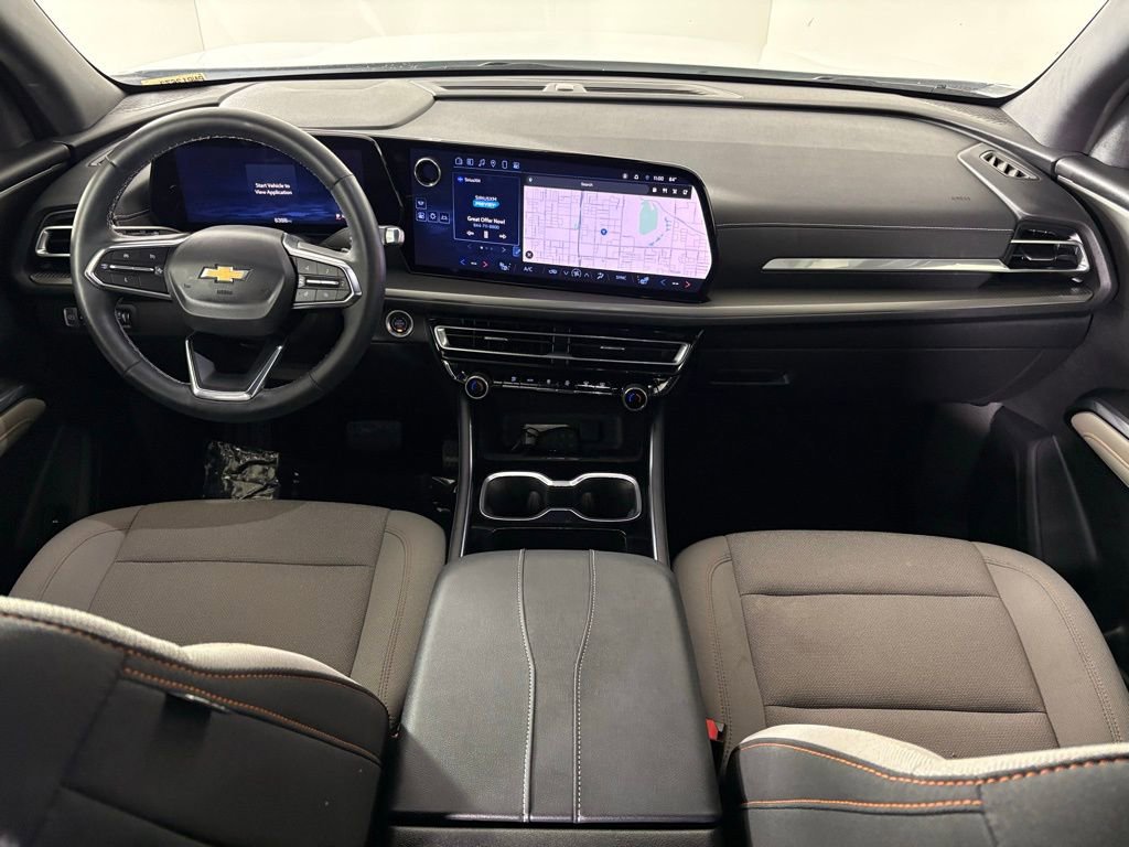 Used 2025 Chevrolet Traverse LT image 38