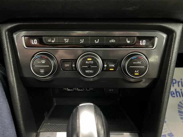 Used 2020 Volkswagen Tiguan SEL AWD/4WD image 31