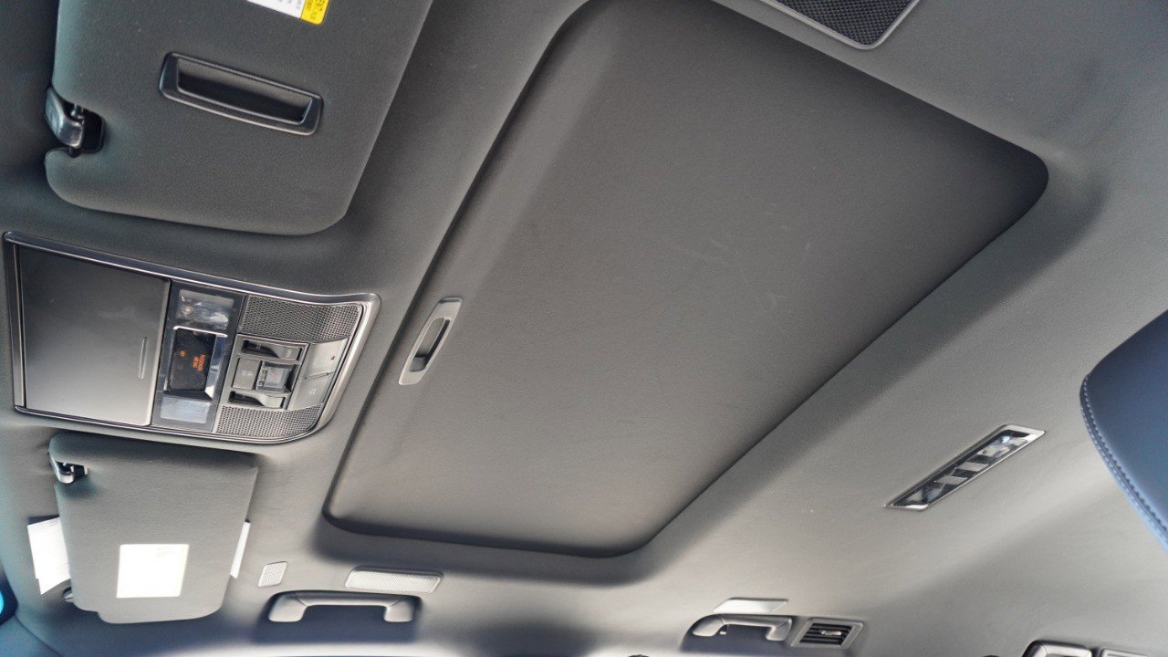 Used 2023 Lexus LX 600 4WD w/ Appearance Package image 28