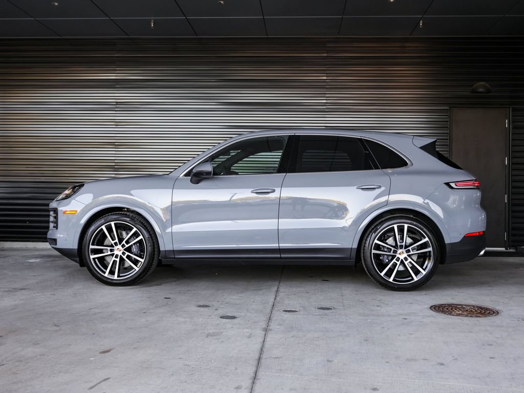 Certified 2026 Porsche Cayenne AWD/4WD image 2