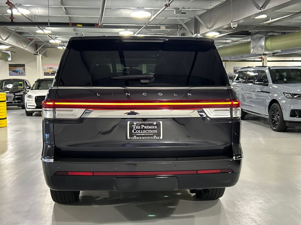 Certified 2024 Lincoln Navigator L Reserve AWD/4WD image 3