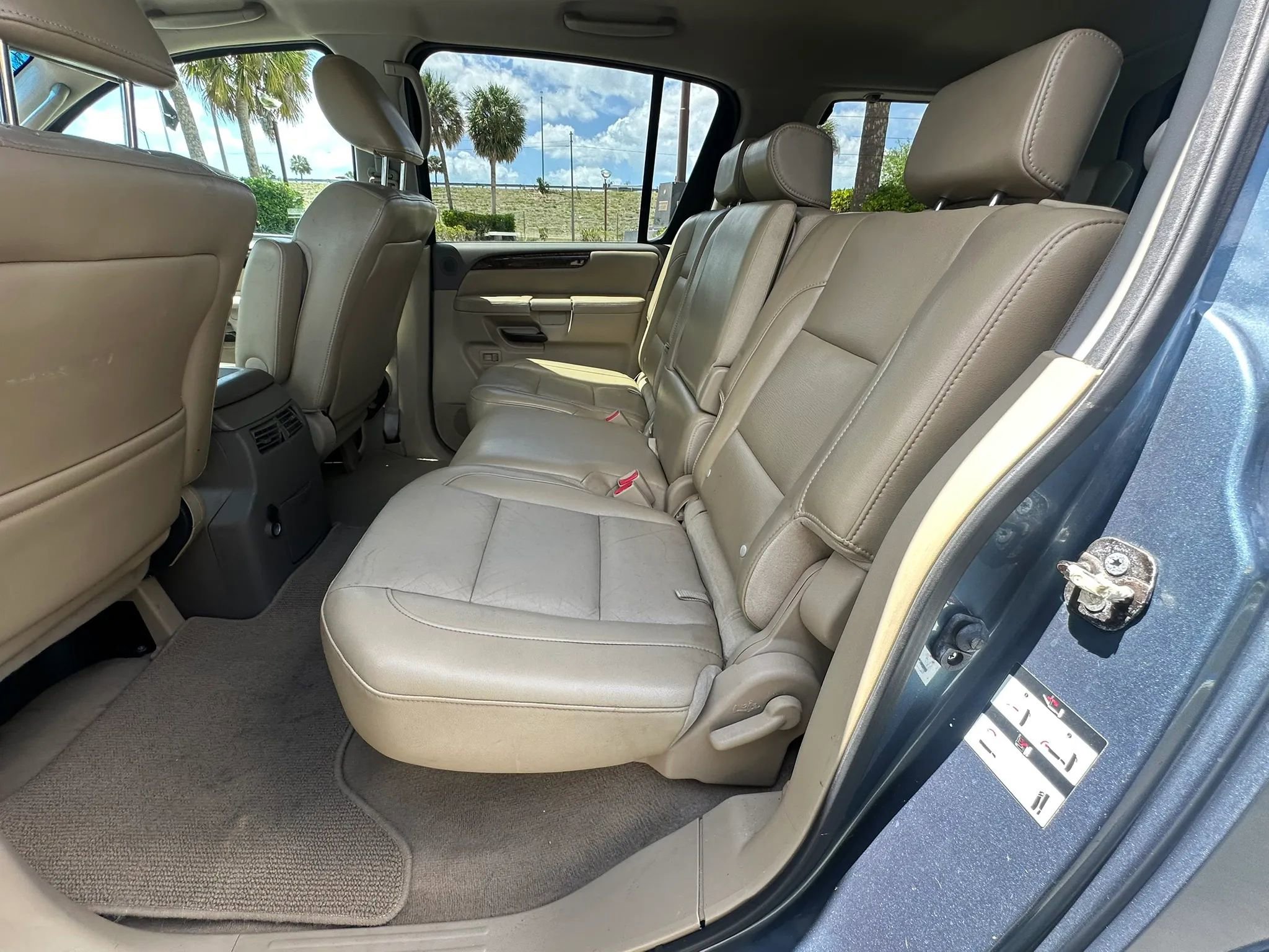 Used 2011 Nissan Armada SL image 24