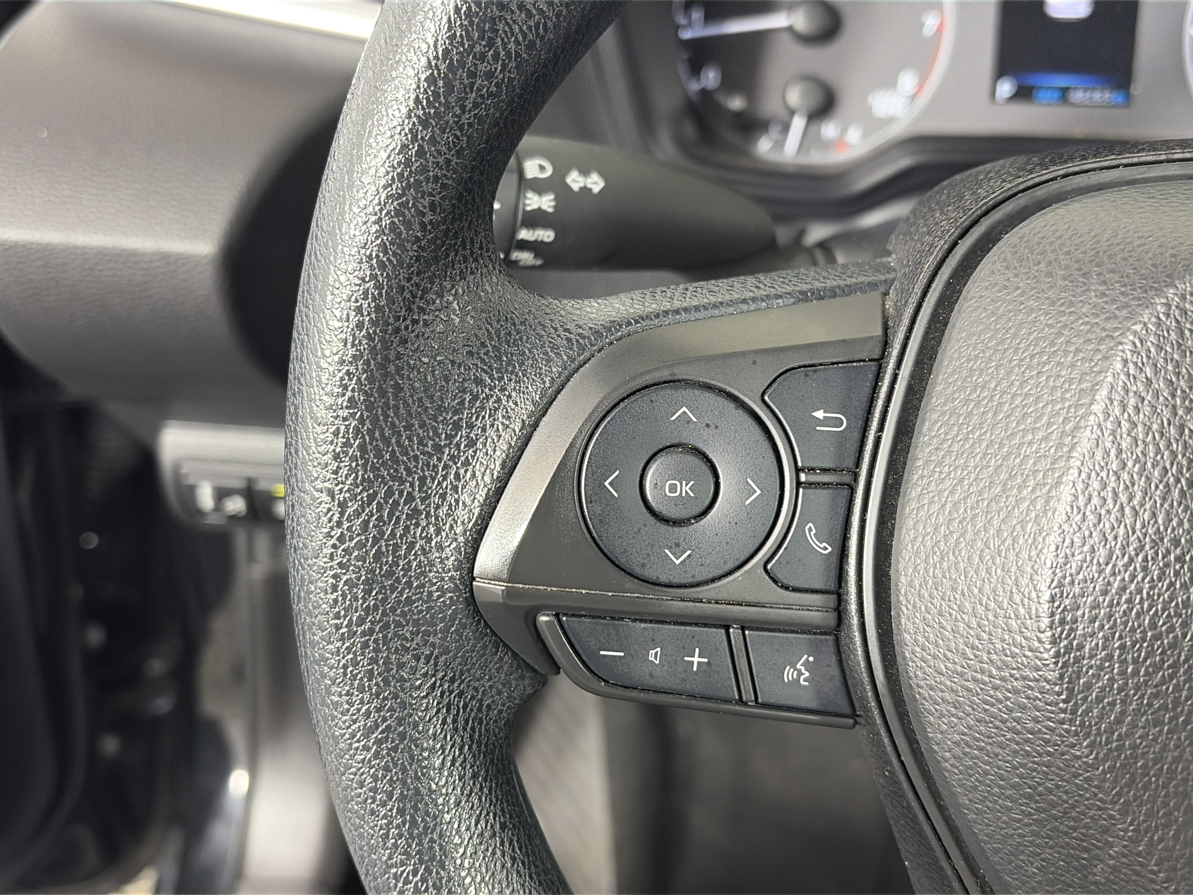 Used 2024 Toyota Corolla LE FWD image 27