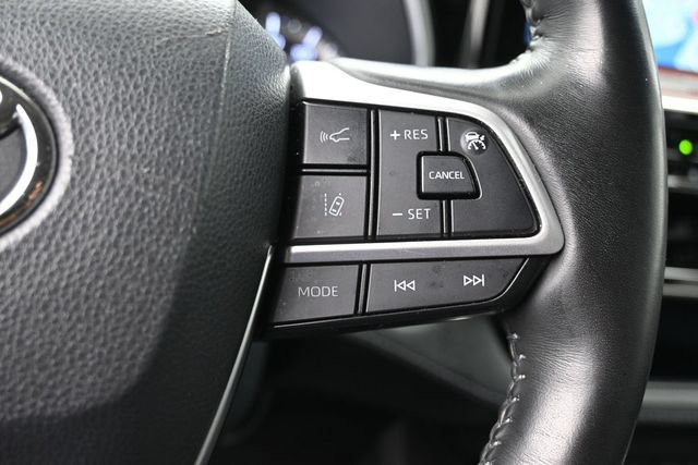 Used 2022 Toyota Highlander Limited AWD/4WD image 24