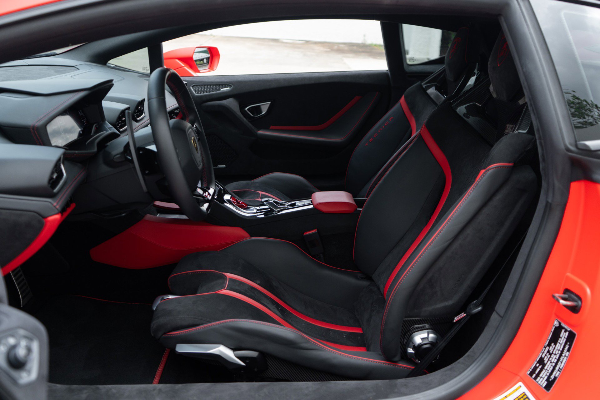 Used 2023 Lamborghini Huracan Tecnica image 6