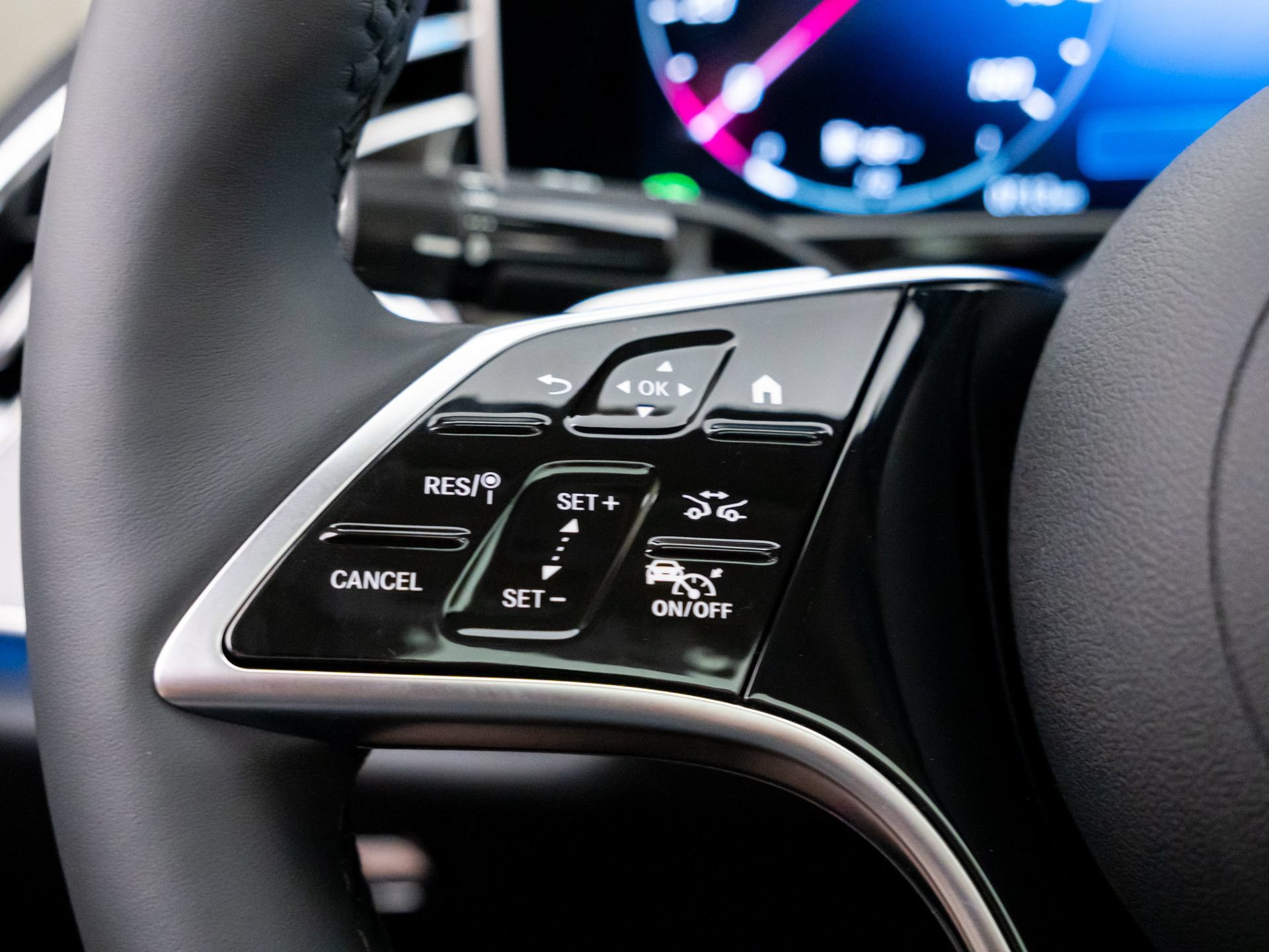 New 2026 Mercedes-Benz E 350 4MATIC Sedan image 31
