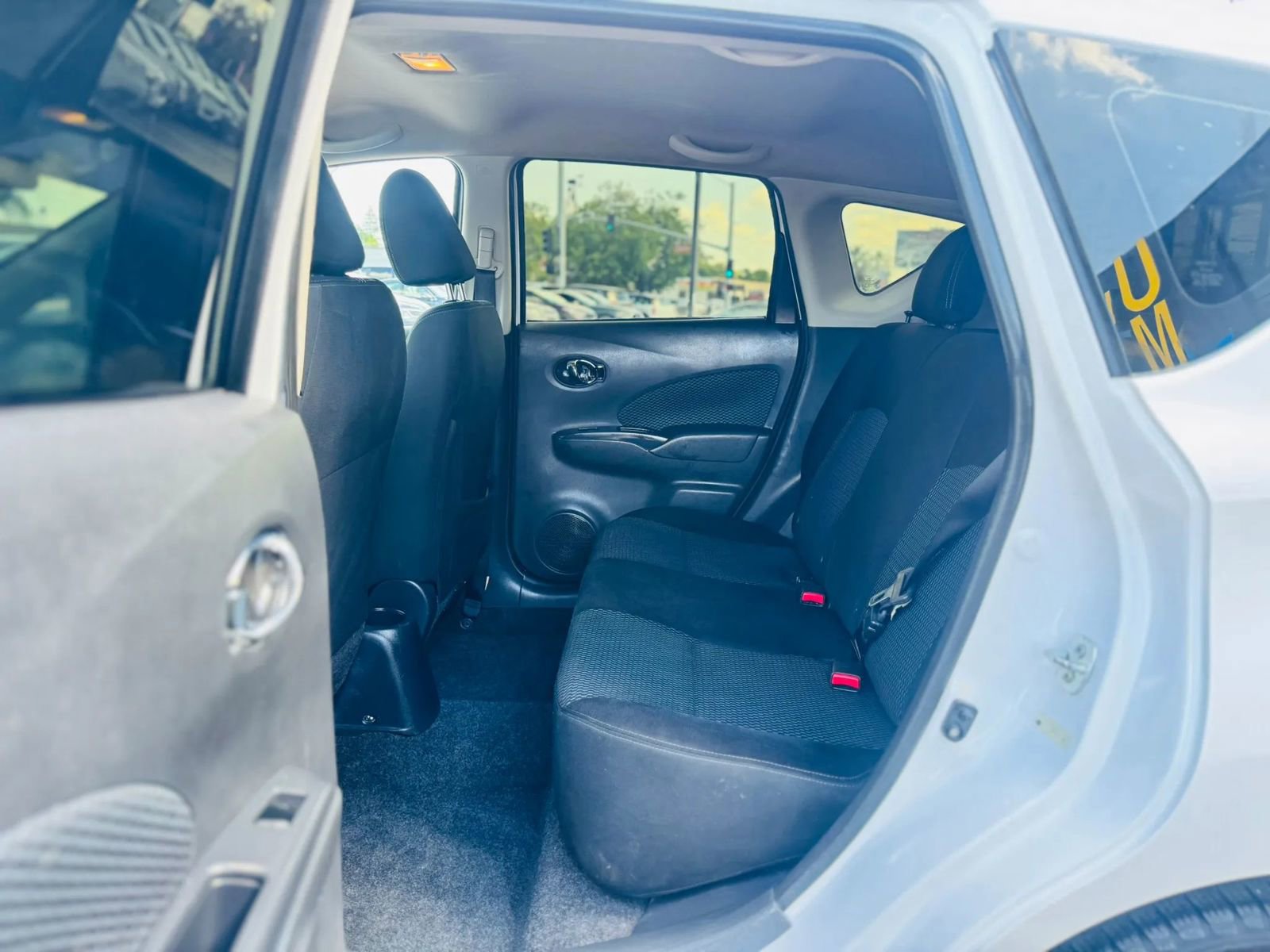 Used 2016 Nissan Versa Note SV FWD image 13