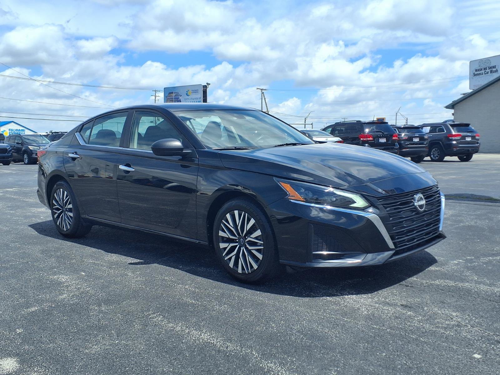Used 2024 Nissan Altima 2.5 SV FWD image 4
