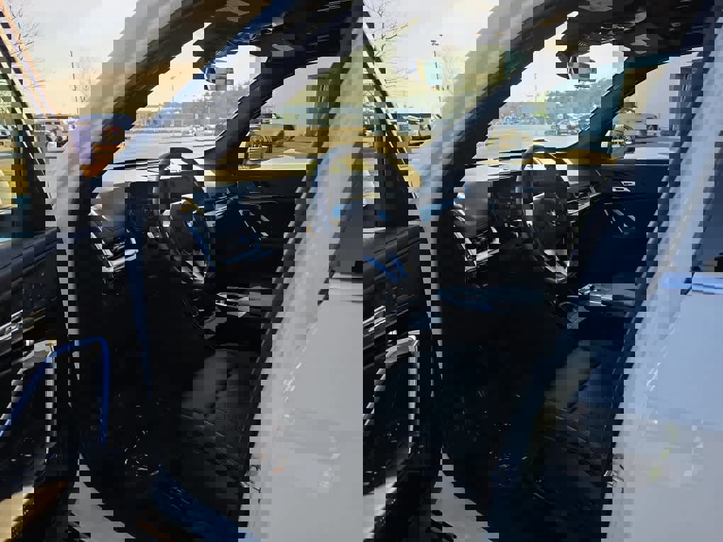 Used 2025 BMW X1 xDrive28i image 10