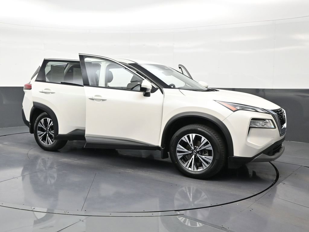 Used 2021 Nissan Rogue SV image 31
