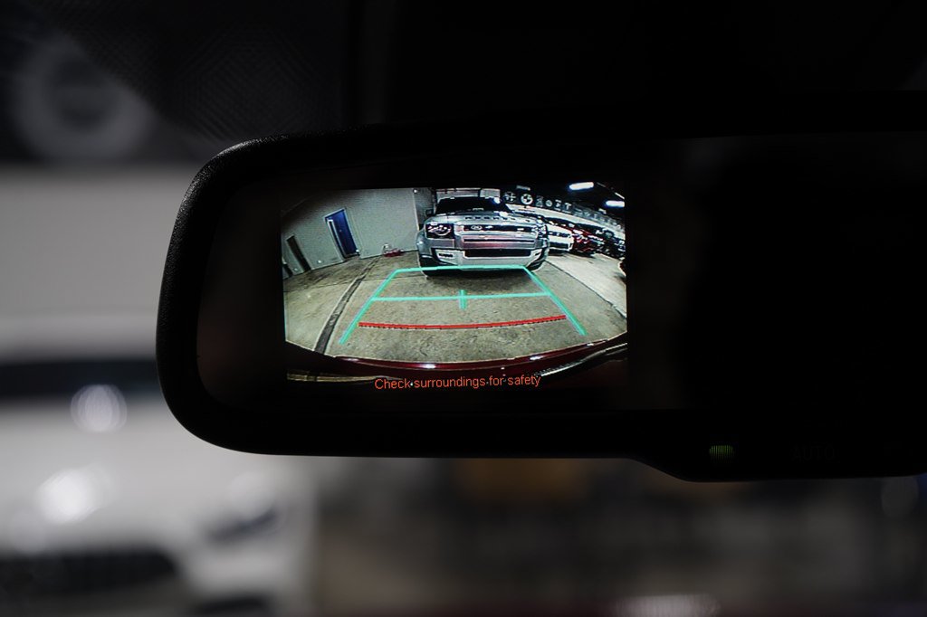 Used 2018 Toyota C-HR XLE FWD image 16