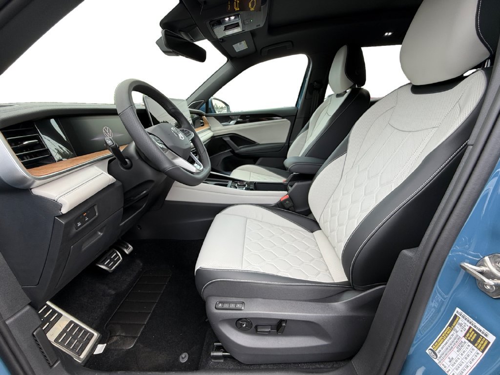 New 2026 Volkswagen Tiguan SEL R-Line AWD/4WD image 9