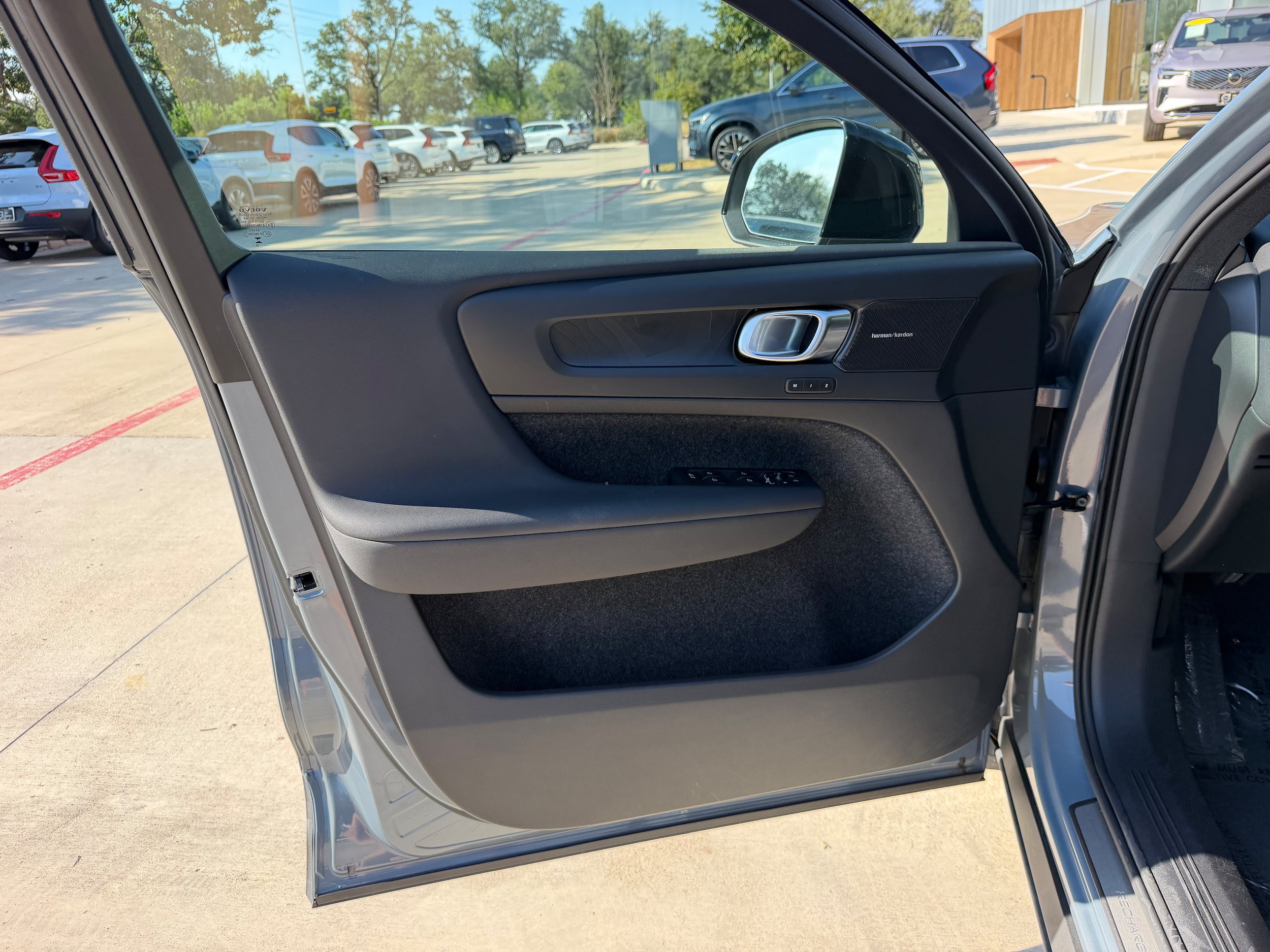 Certified 2023 Volvo C40 P8 Recharge Ultimate AWD/4WD image 21