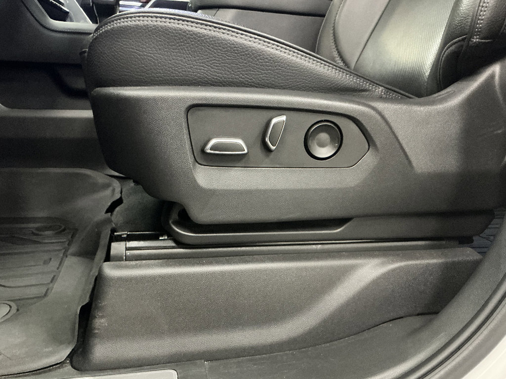 Used 2023 GMC Sierra 1500 Denali AWD/4WD image 9
