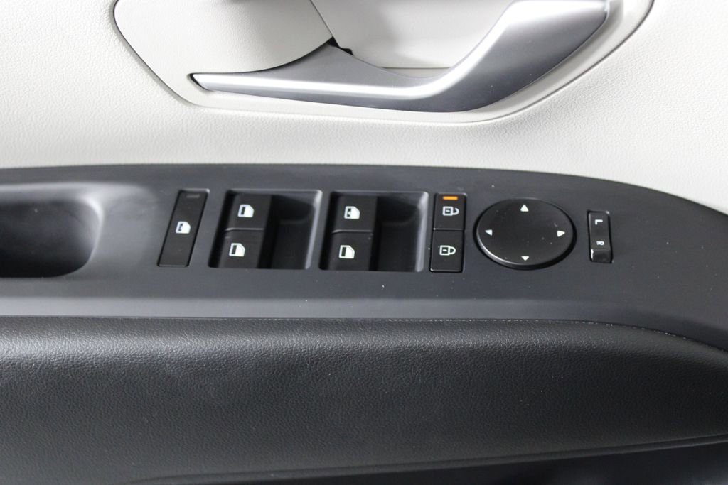 Certified 2026 Hyundai Tucson SE FWD image 23