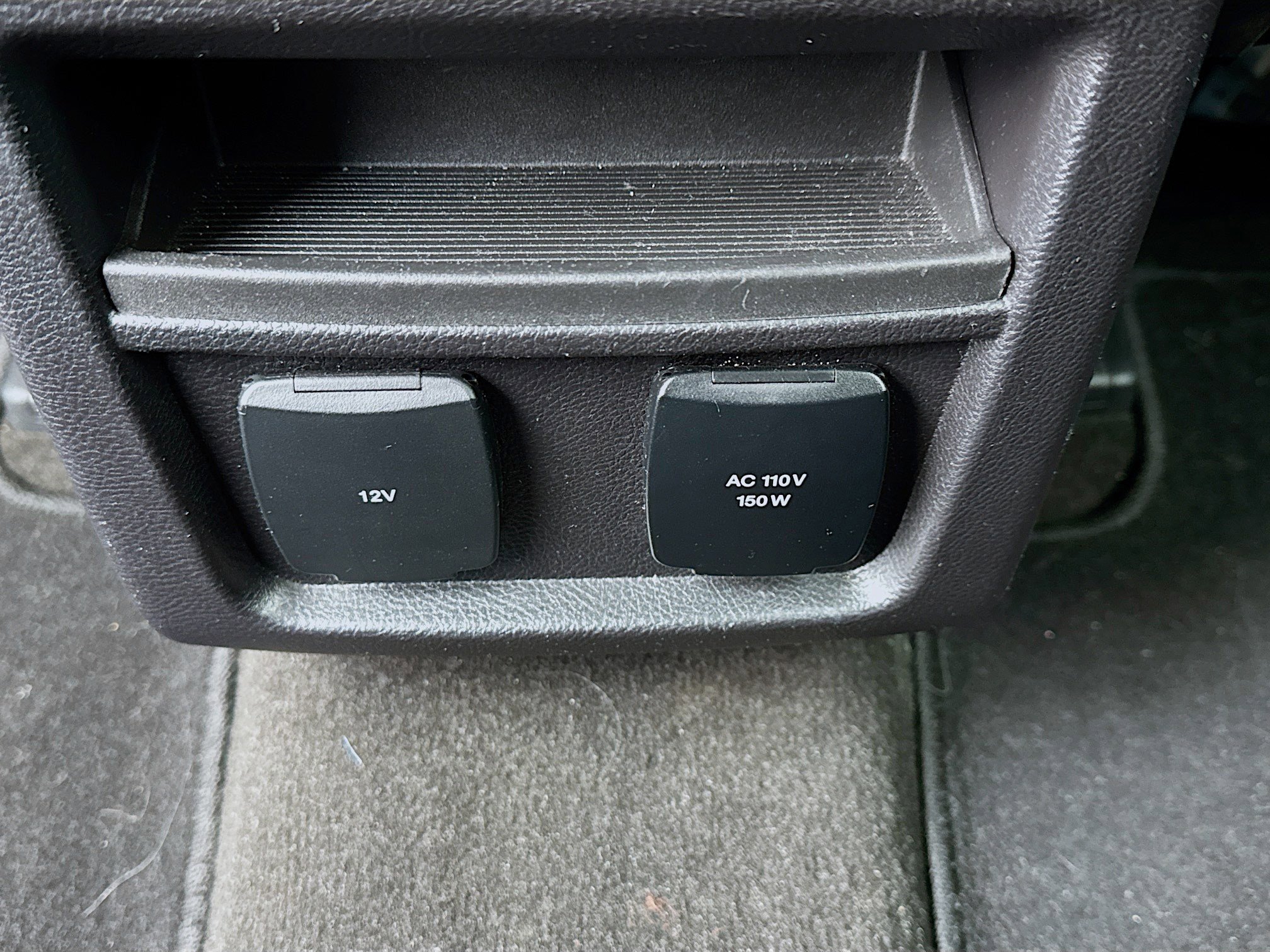 Used 2019 Ford Edge Titanium image 16