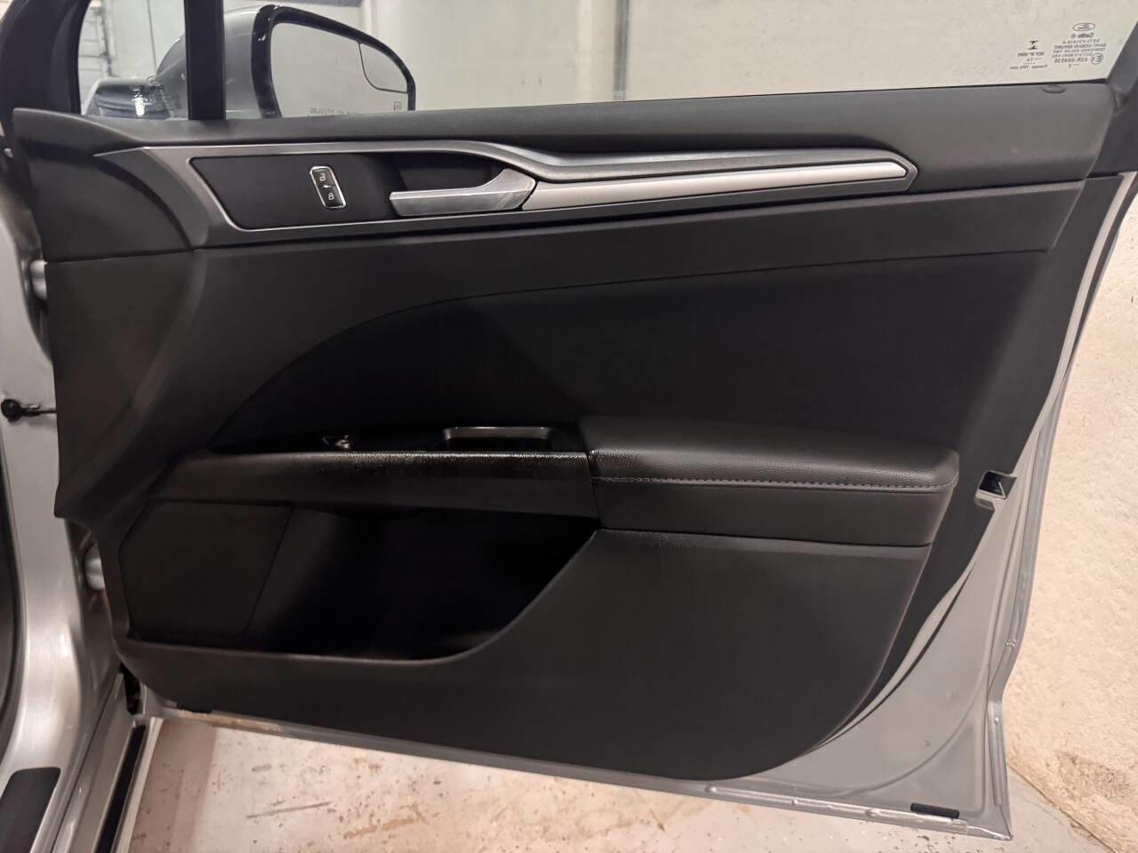 Used 2014 Ford Fusion SE image 27