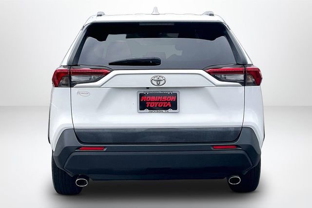 Used 2019 Toyota RAV4 XLE FWD image 4