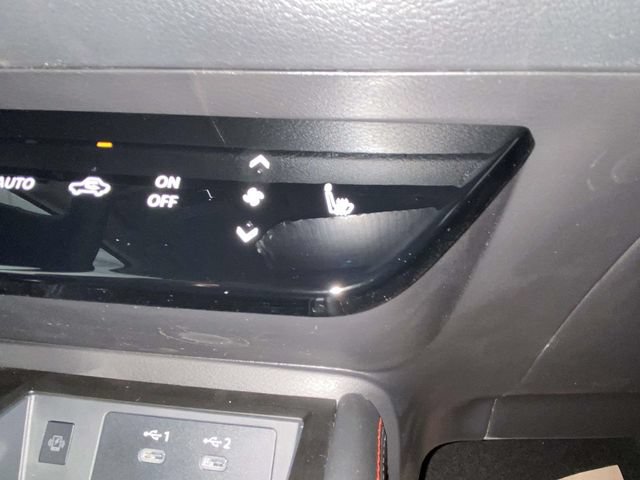 New 2026 Nissan Kicks SR w/ Cold Weather Package FWD image 20