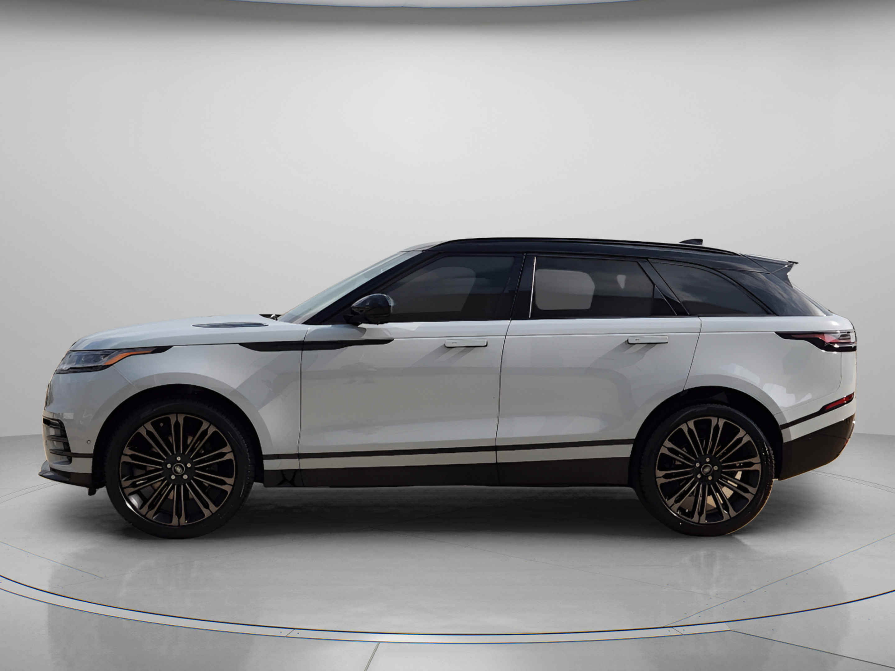 New 2026 Land Rover Range Rover Velar Dynamic SE AWD/4WD image 2
