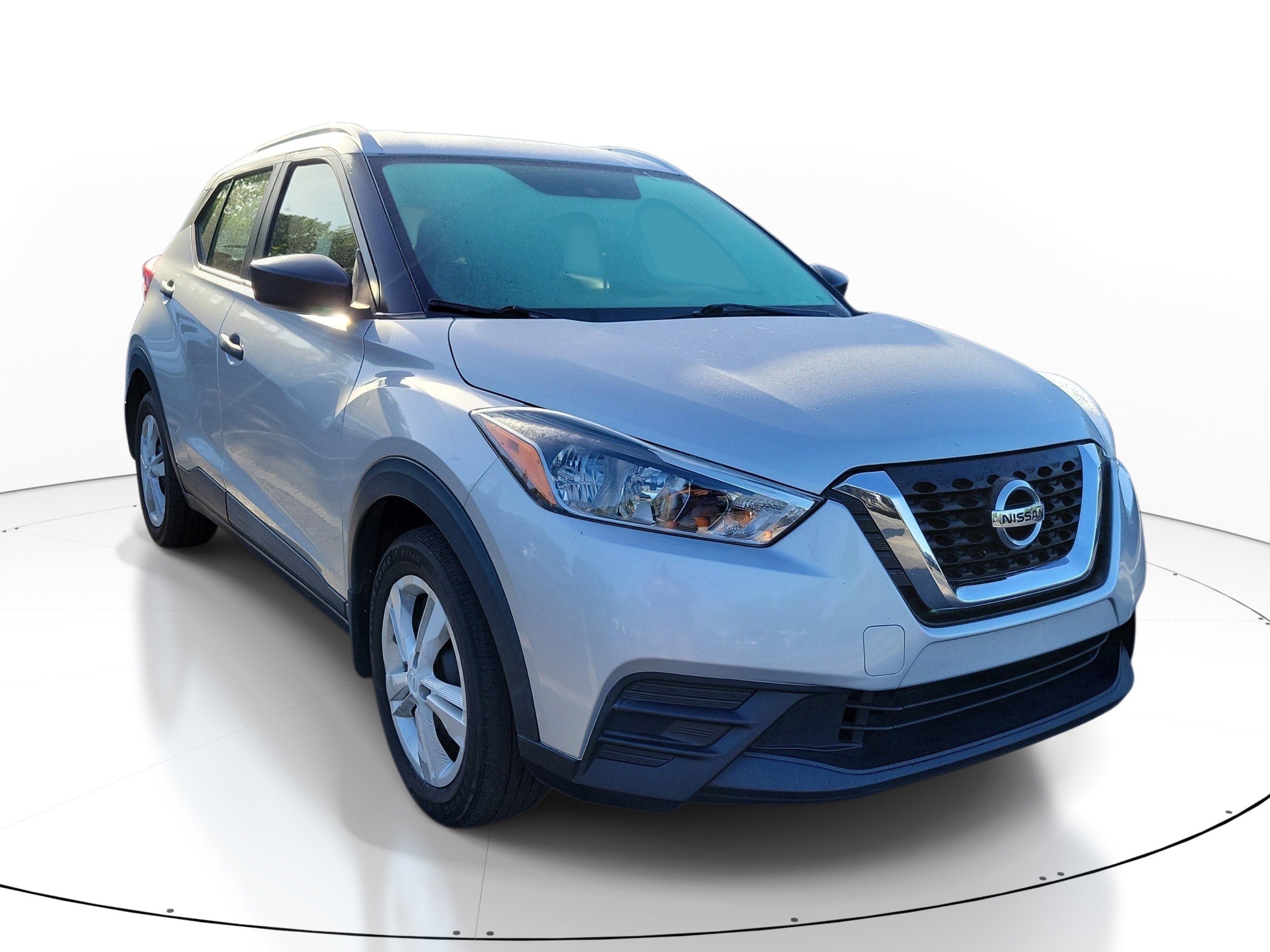 Used 2019 Nissan Kicks S image 1