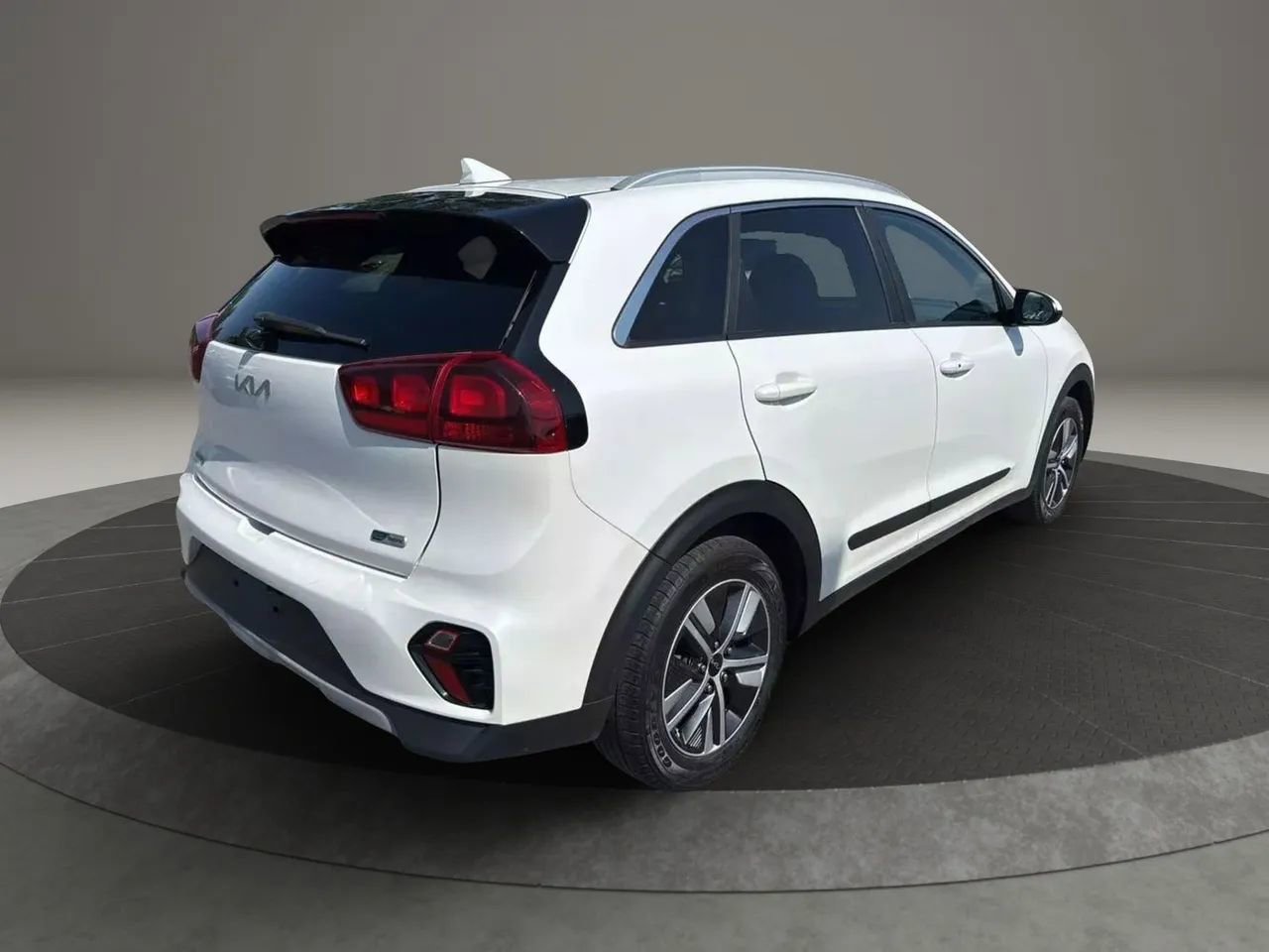 Used 2022 Kia Niro LXS image 5