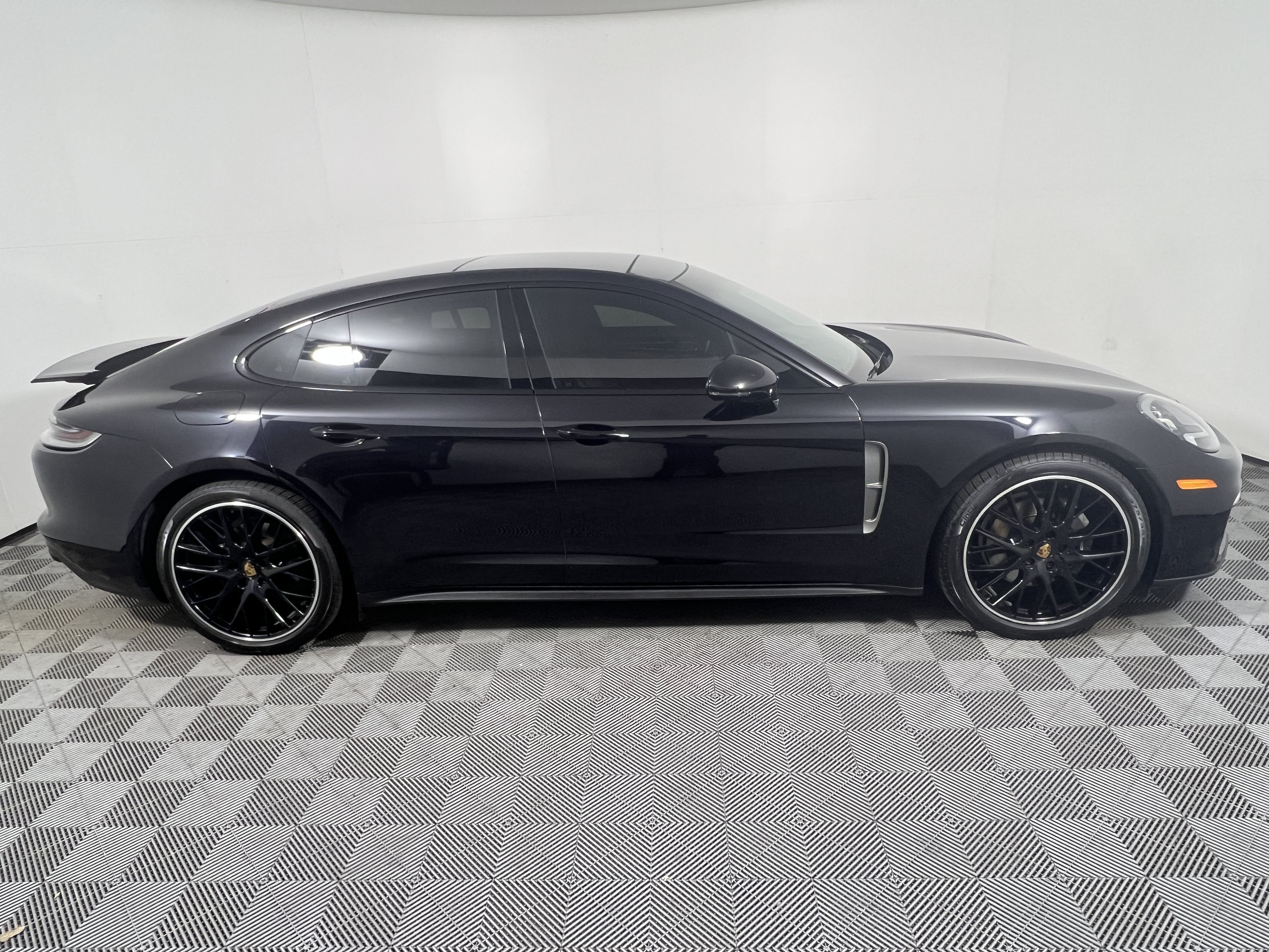 Certified 2023 Porsche Panamera 4 AWD/4WD image 8