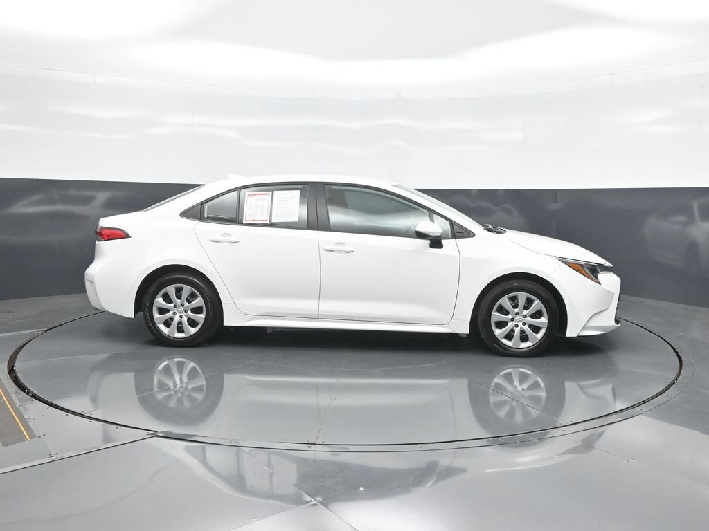 Used 2026 Toyota Corolla LE FWD image 8