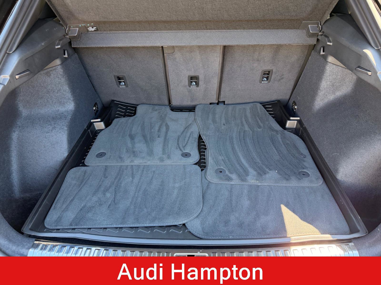 Used 2025 Audi Q3 2.0T Premium w/ Convenience Package AWD/4WD image 19