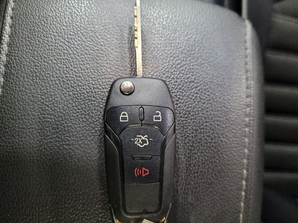 Used 2014 Ford Fusion SE FWD image 32