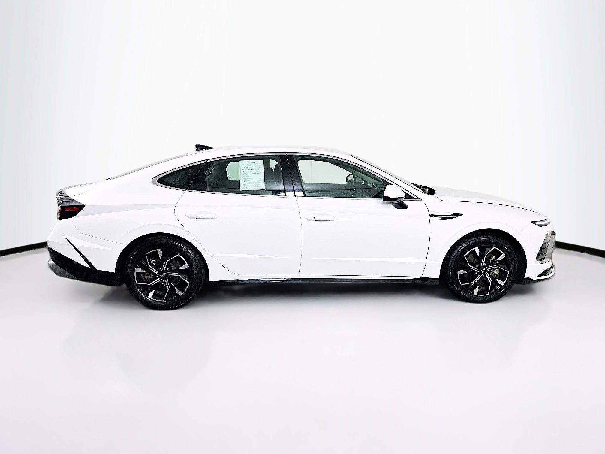 Used 2025 Hyundai Sonata SEL FWD image 10