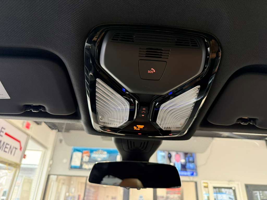 Used 2023 BMW X6 xDrive40i w/ M Sport Package image 20