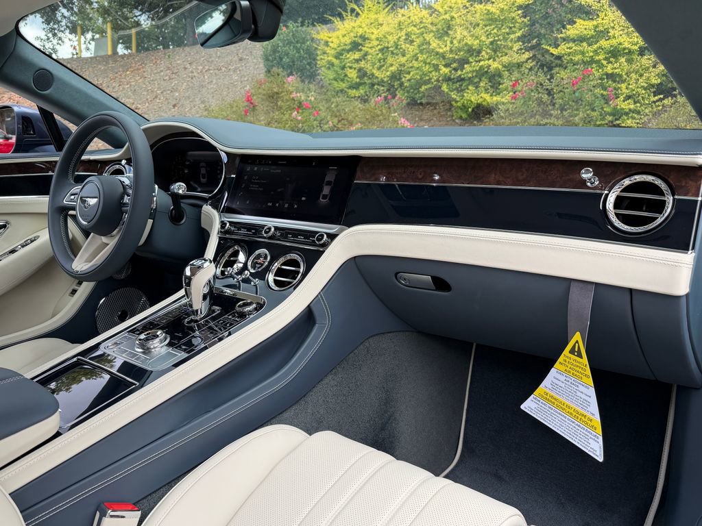 Used 2025 Bentley Continental GT image 2