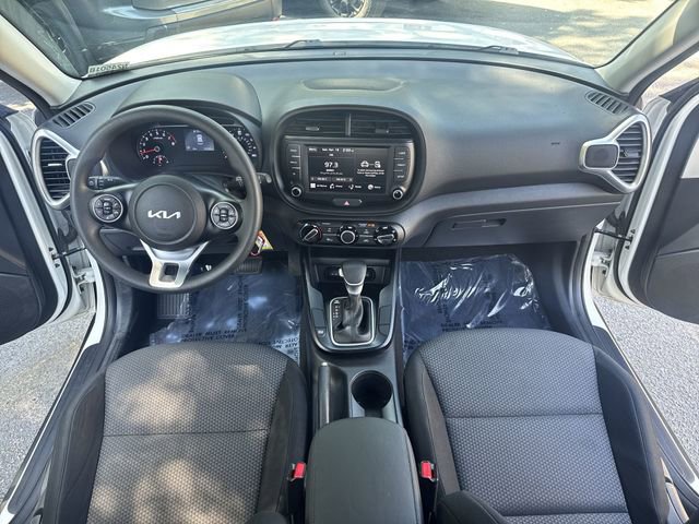 Used 2022 Kia Soul LX w/ Technology Package FWD image 9