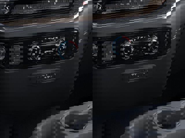 New 2025 GMC Sierra 3500 SLE w/ Preferred Package image 23