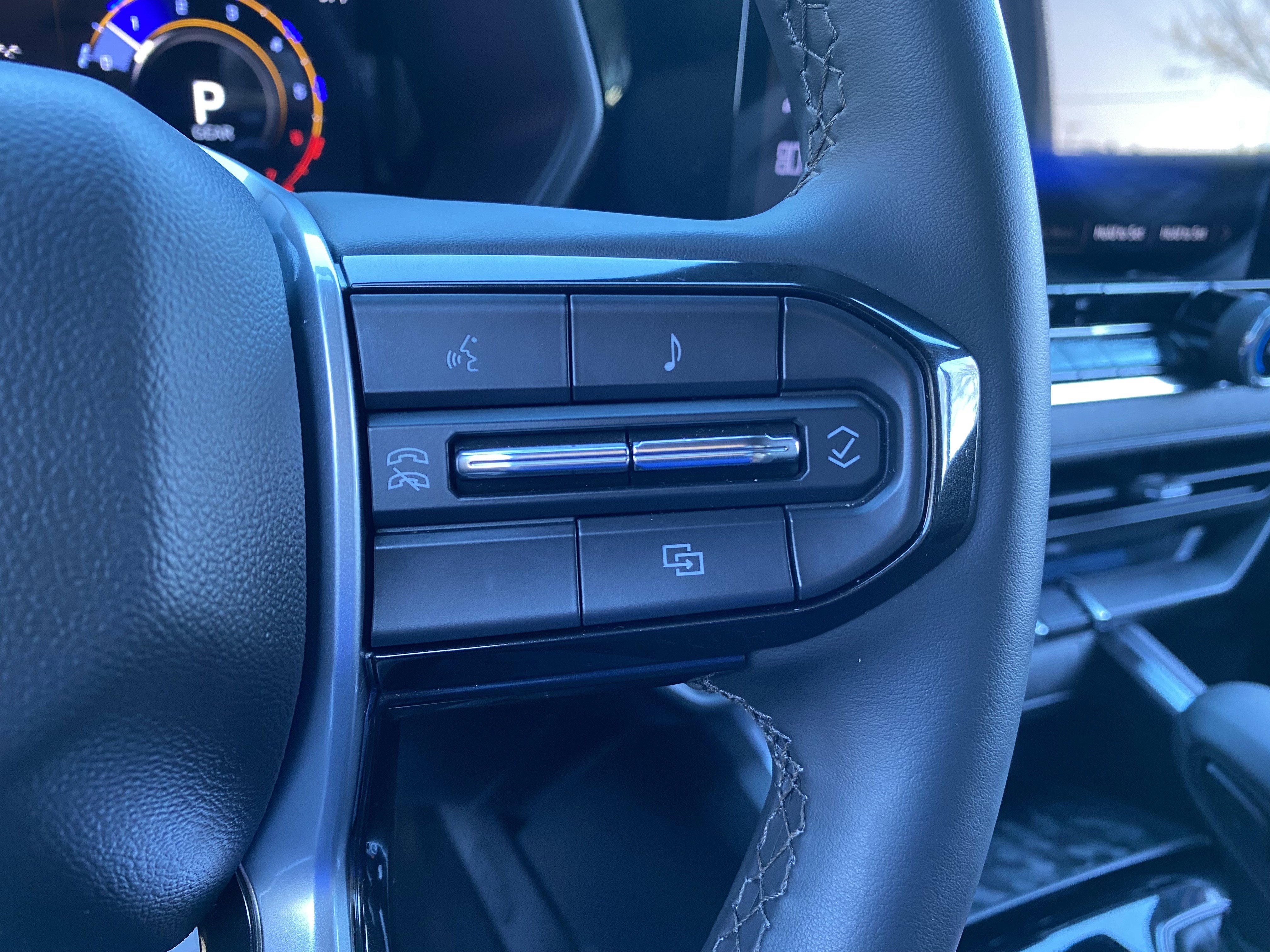 Used 2025 Chevrolet Colorado W/T w/ WT Convenience Package II image 20