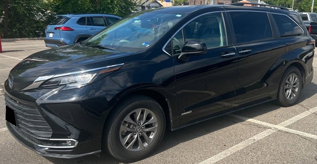 Used 2021 Toyota Sienna XLE w/ XLE Plus Package