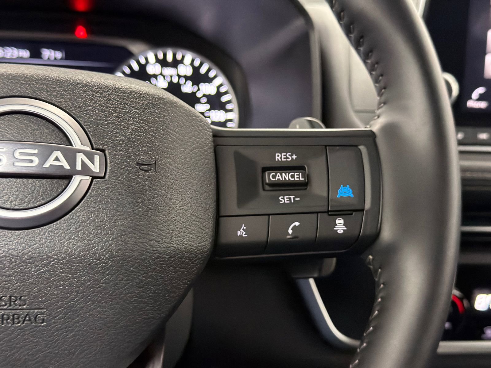 Used 2025 Nissan Rogue SV image 20