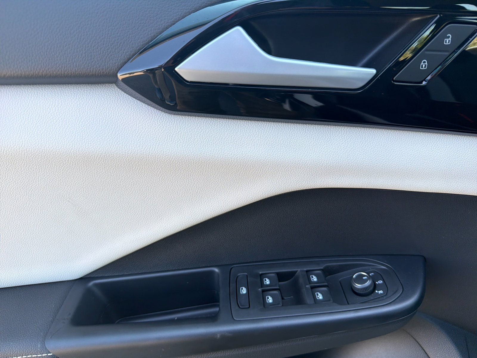 New 2027 Volkswagen Taos S FWD image 11