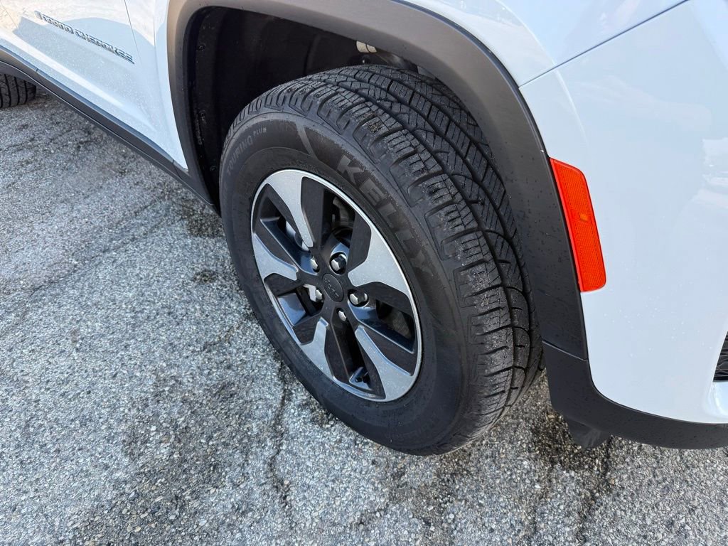 Used 2024 Jeep Grand Cherokee Limited 4xe image 18